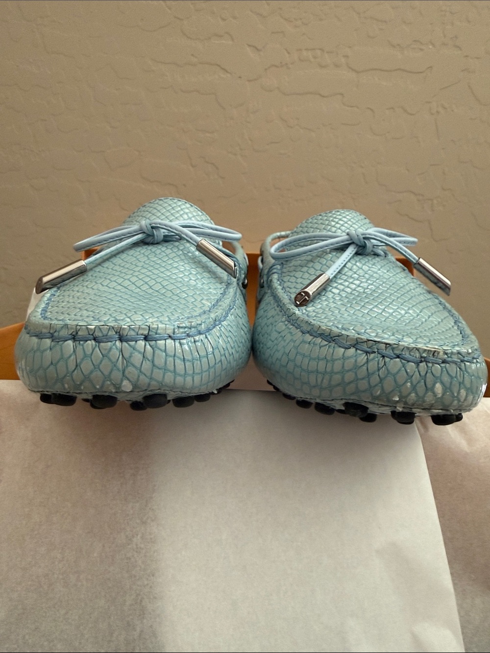 TOD'S Leather Loafers Gommino Driving Shoe Pale Blue EU-Sz 39 US 8.5-9 - Picture 5 of 16